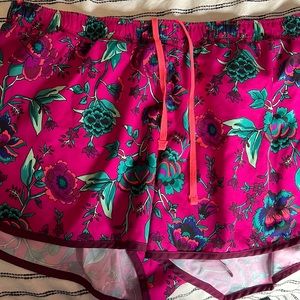 Old Navy Active Women’s Pattern Shorts